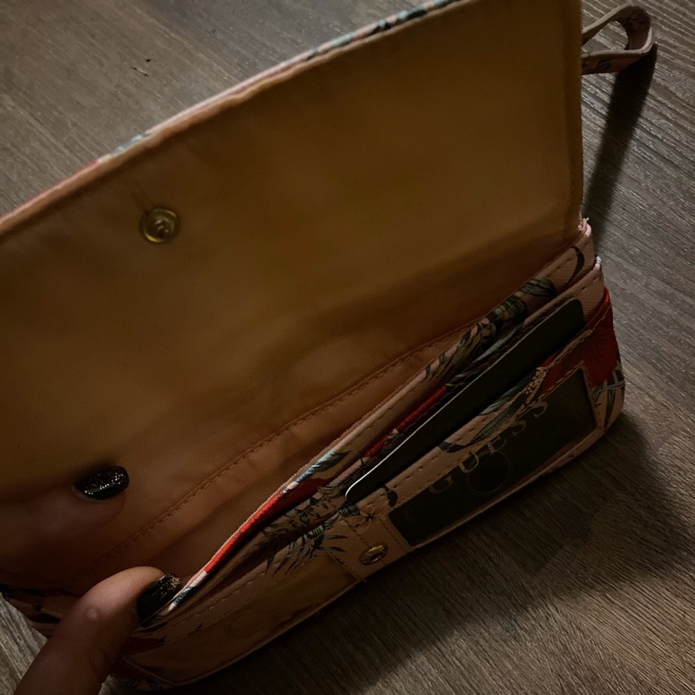GUESS wallet - Picture 5 of 7